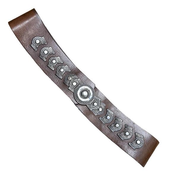 Avignon Size M Belt Cinch Waist 2.5" Wide USA Embellished Metalwork Leather Vtg - Picture 1 of 9